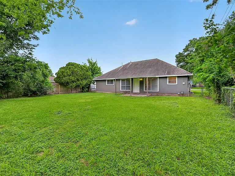 7429 Elbridge Ln — Photo 41