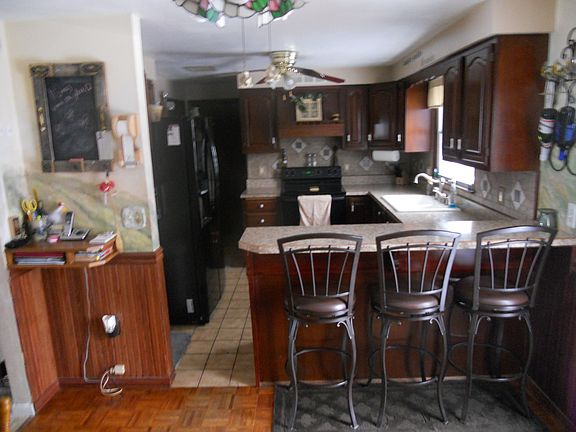4th image of 184 Madison St