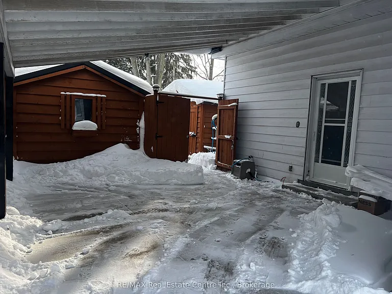 31 Railway Ave — Photo 10