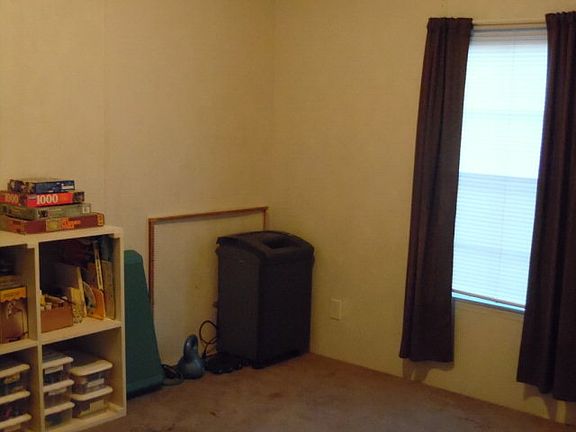 5th image of 135 Casey Cir