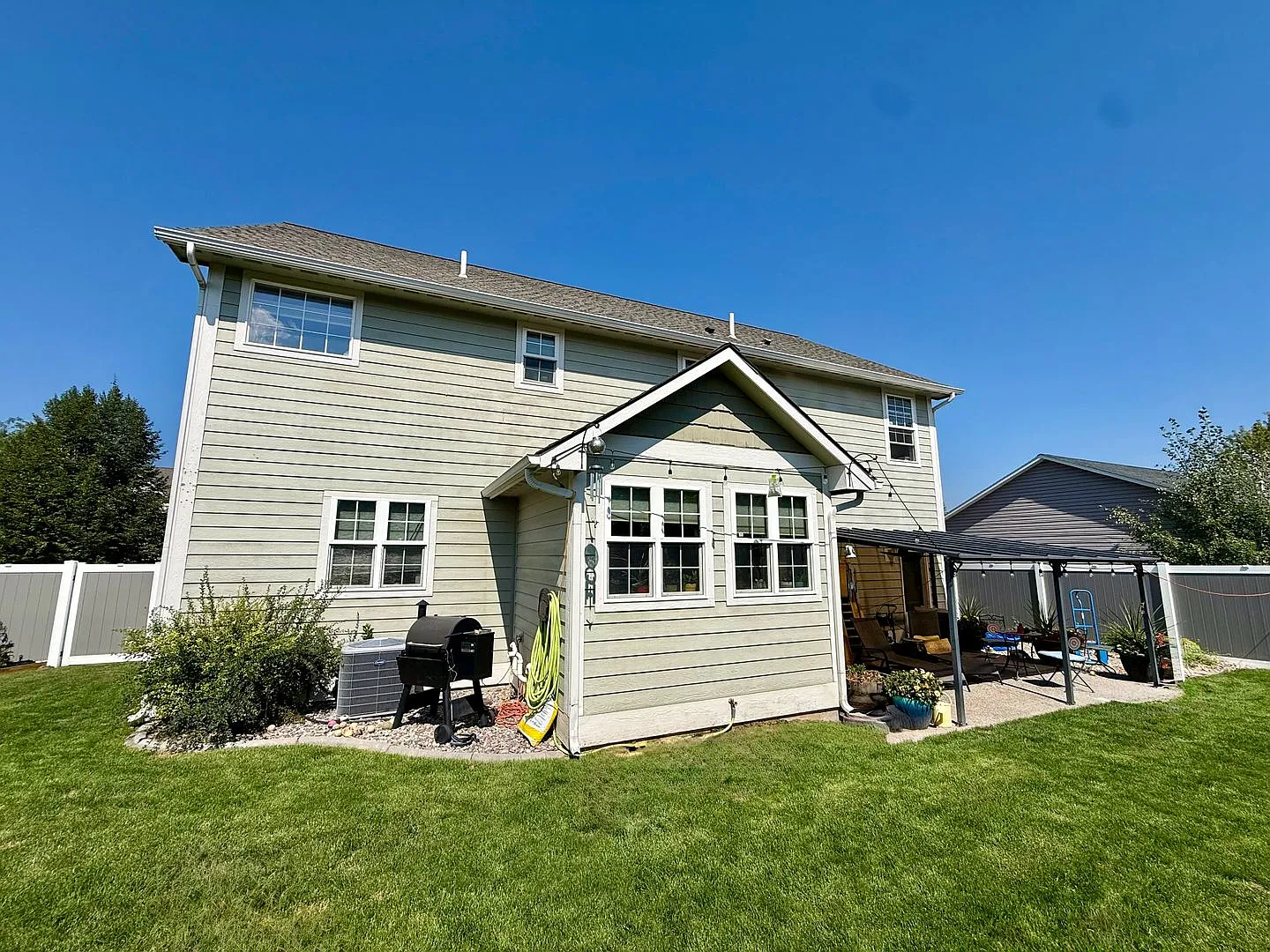 Gorgeous 4 Bed/2.5 Bath in Lower Miller Creek — Photo 2