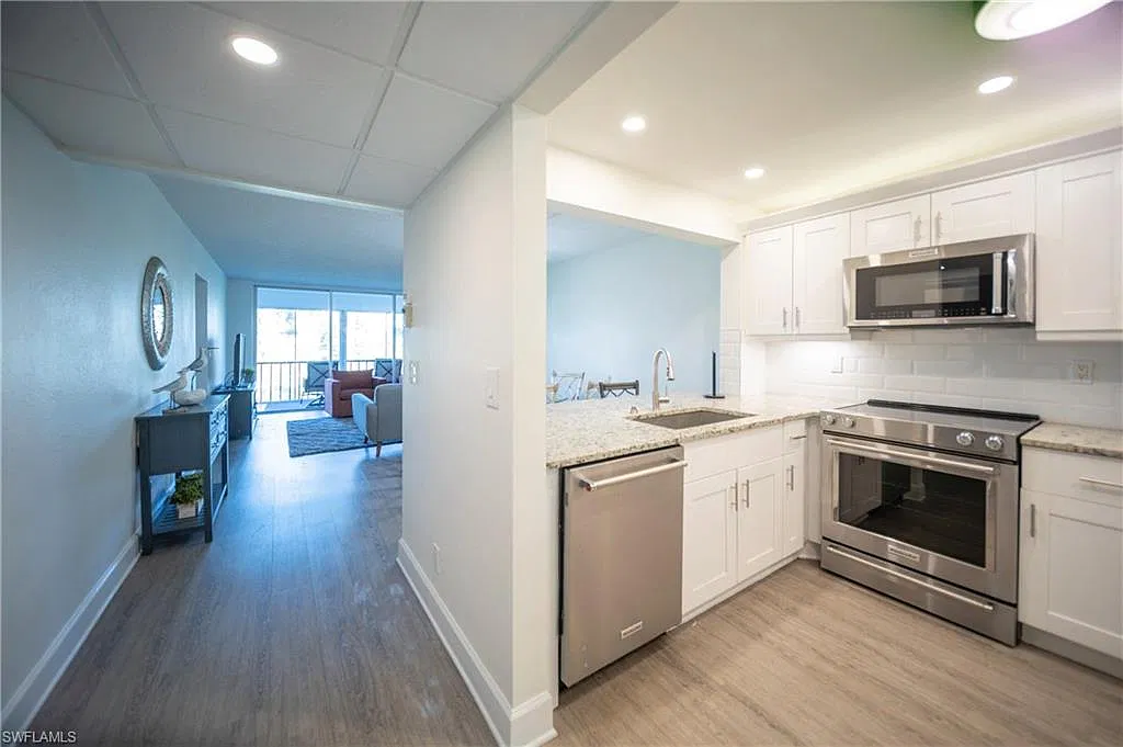 1086 Forest Lakes Dr — Photo 2
