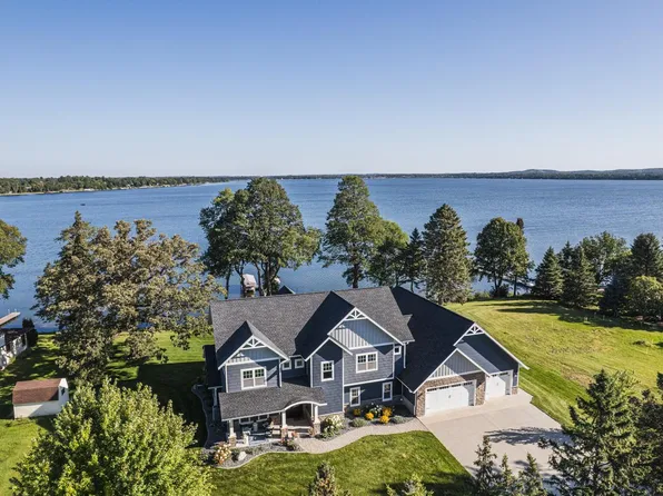 622 S South Shore Dr, Detroit Lakes, MN 56501