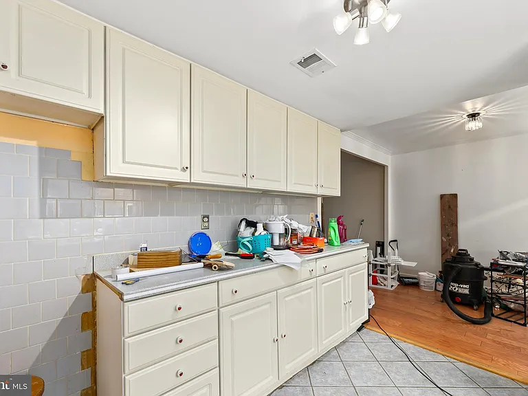609 Jefferson St #18 — Photo 20