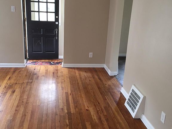 5th image of 1519 N Connecticut Ave