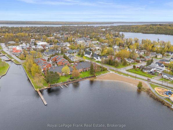 1 Sherwood St Unit 403, Kawartha Lakes, ON K0M 1A0