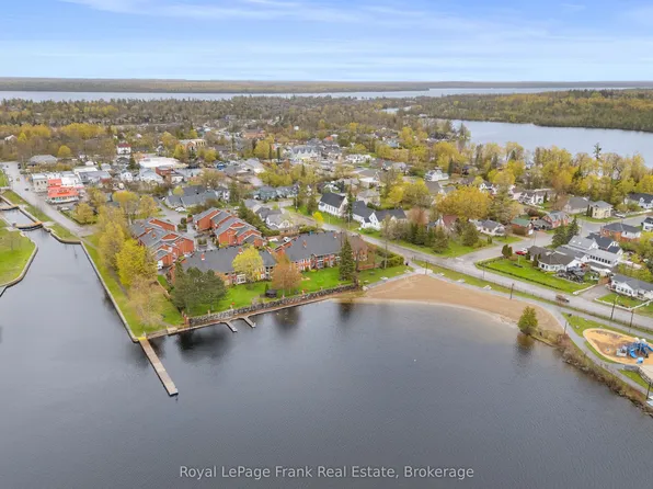 1 Sherwood St Unit 403, Kawartha Lakes, ON K0M 1A0