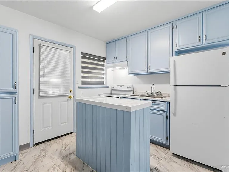 109 Ash St #C — Photo 4