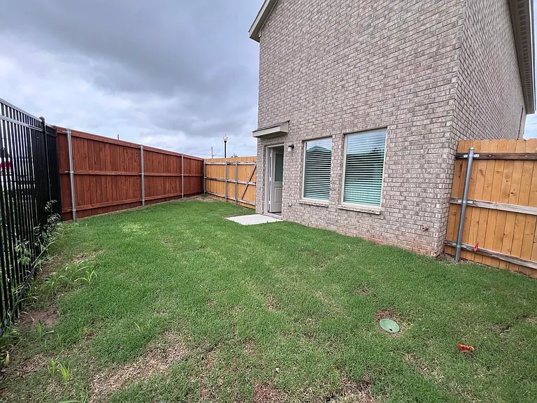 2317 Wolford Ct — Photo 16