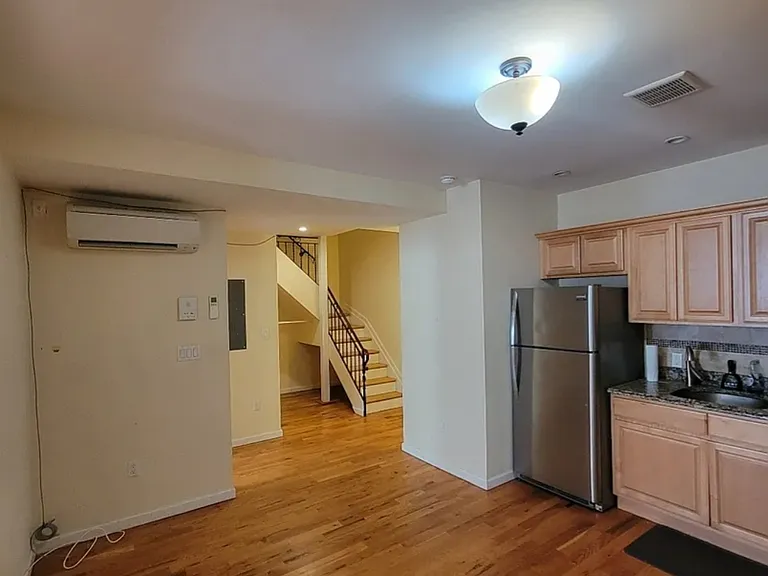 2034 2nd Ave #4B — Photo 2