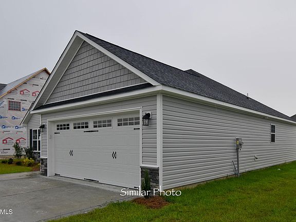 4th image of 611 Barlowe Lane