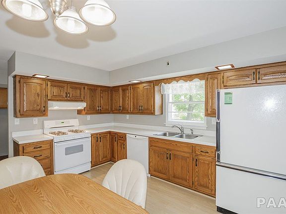 2nd image of 4213 N Illinois Ave