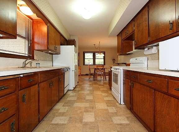 5th image of 12225 W Garfield Ave