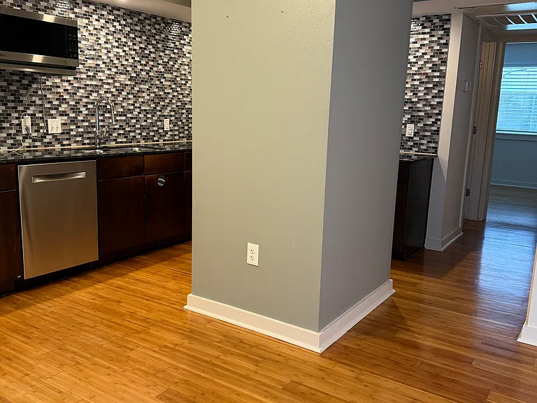 2200 Dickson Dr #101 — Photo 18