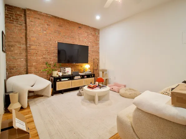 134 Union Street image 1 of 35