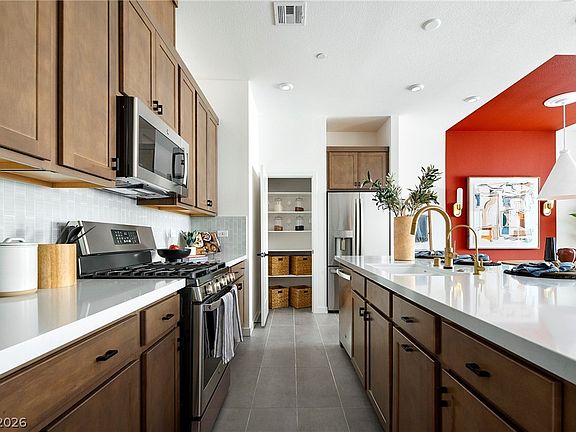 4th image of 3359 San Ripalta St