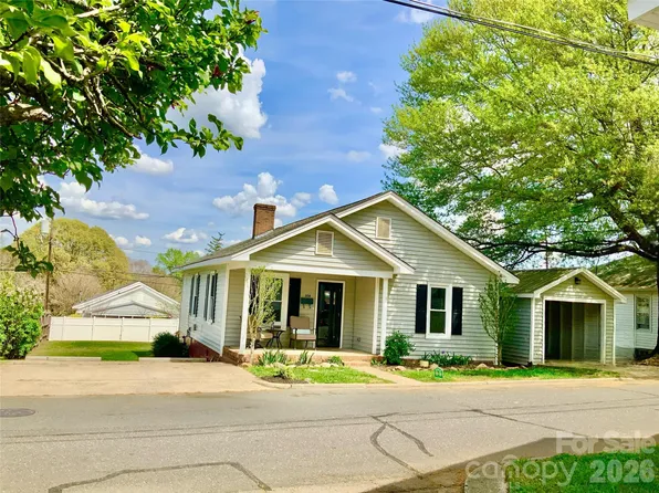 358 Woodlawn Ave, Cramerton, NC 28032