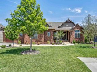 202 N City View Cir, Wichita, KS 67235