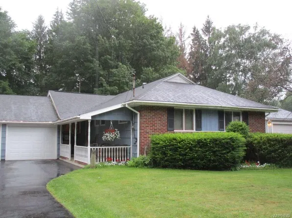 34 Ellis Ave, Springville, NY 14141