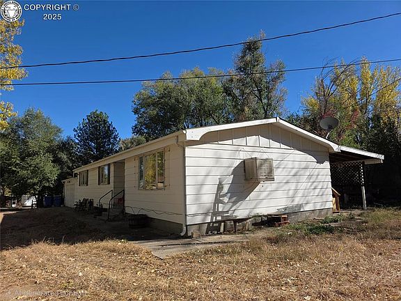 3rd image of 1539 Rosedale Ln