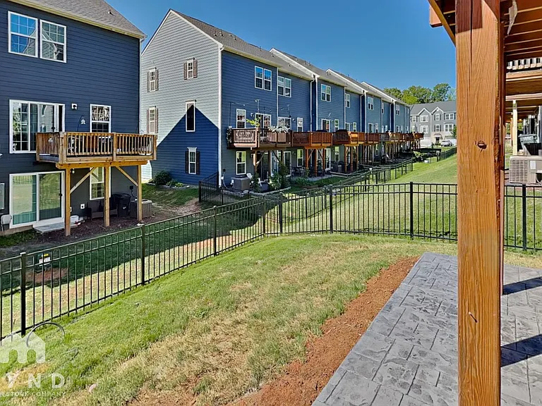 2423 Dr Carver Rd — Photo 20