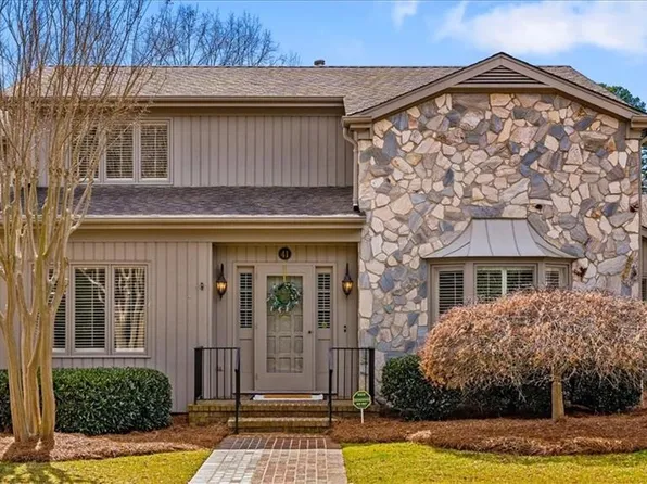 41 Folkstone Dr, Greensboro, NC 27403
