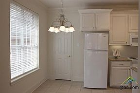 5th image of 5802 Hollybrook Dr