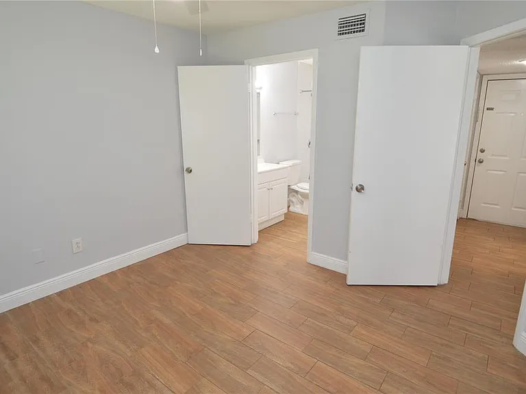 8722 Mallard Reserve Dr #102 — Photo 32