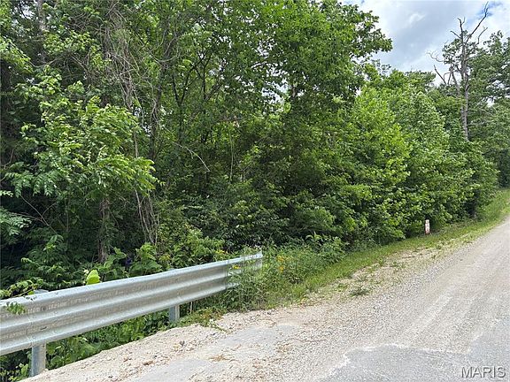 2nd image of 40 Fox Hill Dr