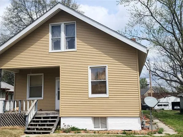 20 N Michigan Ave, Belleville, IL 62221