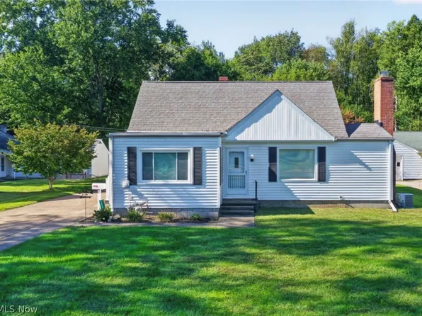 2825 E Center St, Conneaut, OH 44030