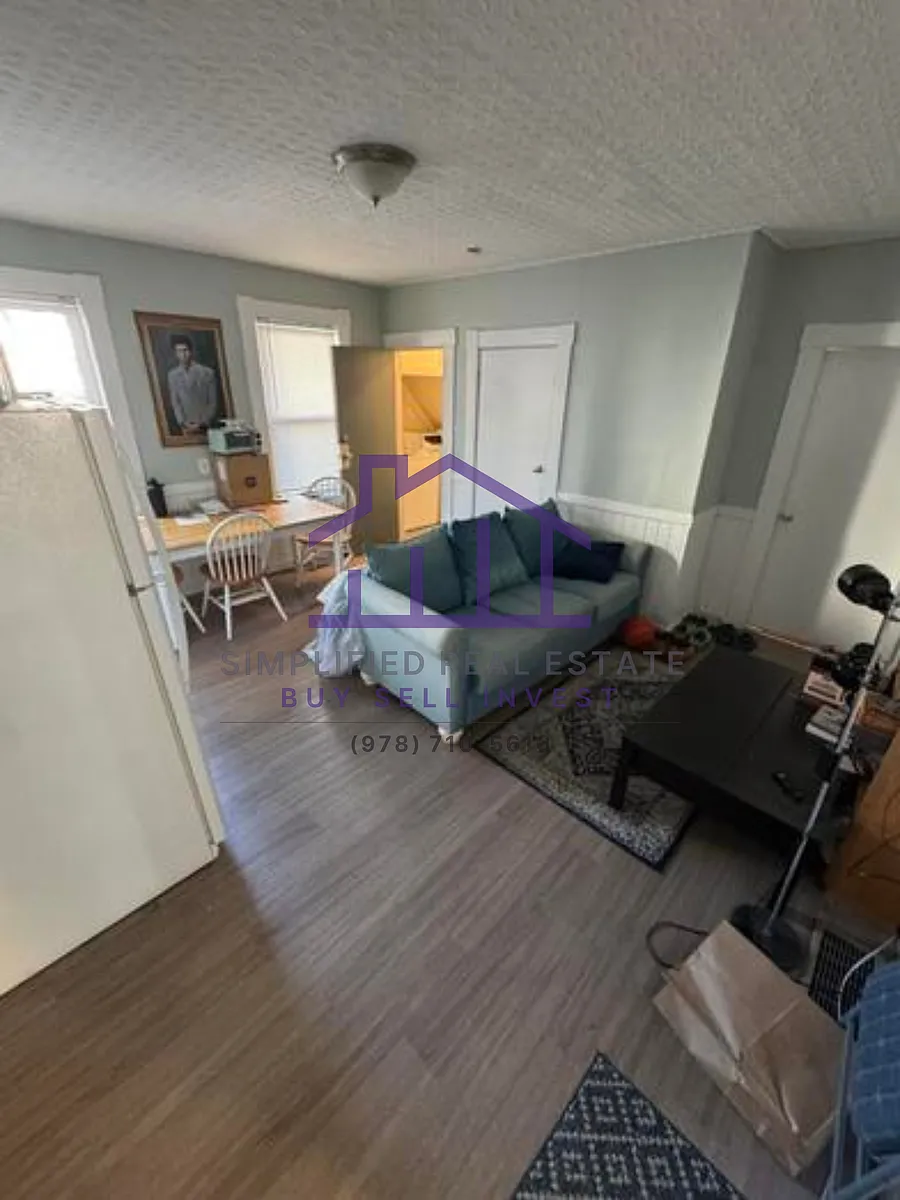 Building Photo - 164 Riverside St #1