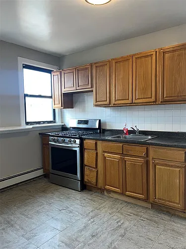 299 E 3rd St #2 Photo 1