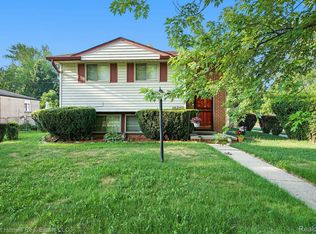 26749 Notre Dame St, Inkster, MI 48141