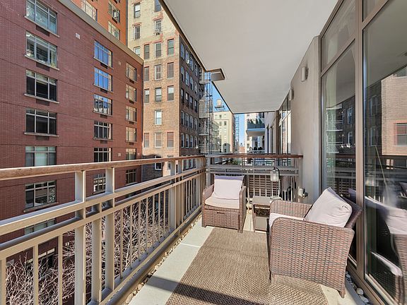 3rd image of 124 W 23rd St APT 5C