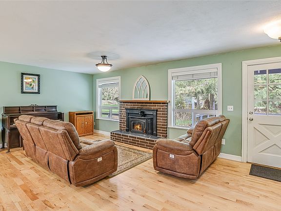 5th image of 15206 276th Avenue E
