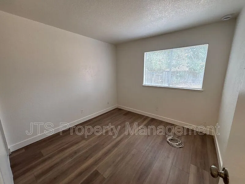 10441 El Mercado Dr