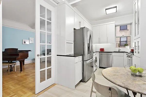 Sold by Compass | media 2