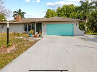 8494 Jenny Cae Ln, North Fort Myers, FL 33903