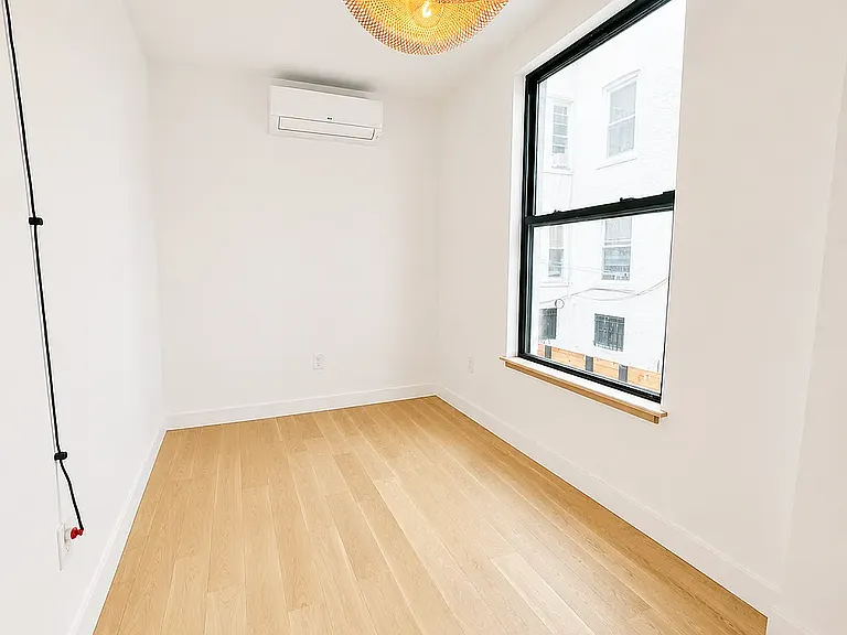 25-11 34th St #1B — Photo 11