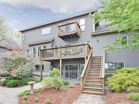 3rd image of 4075 Wildwood Dr