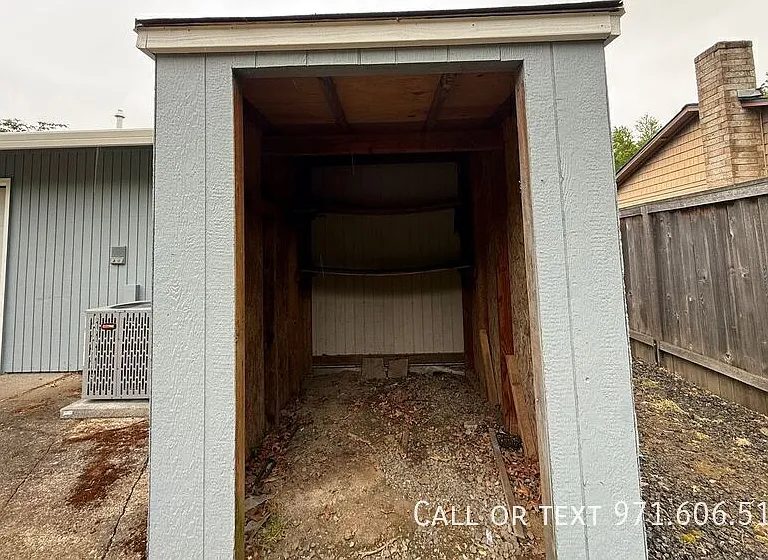 1544 SW 8th Dr — Photo 34