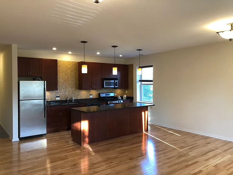 915 S Lytle St #201 — Photo 4