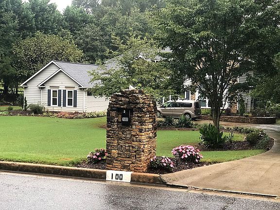 3rd image of 100 Longwood Dr