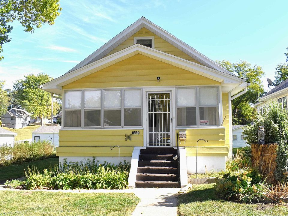 1st image of 1004 S Helen St