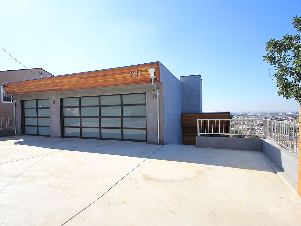 1st image of 1211 N Hicks Ave