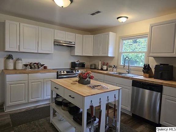 3rd image of 2108 N County Road 2100