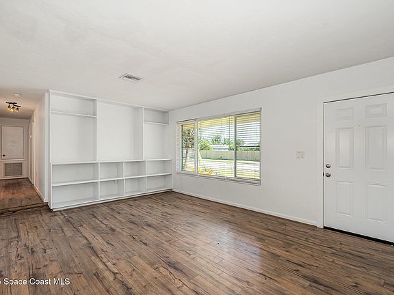 4th image of 400 Cassia Blvd