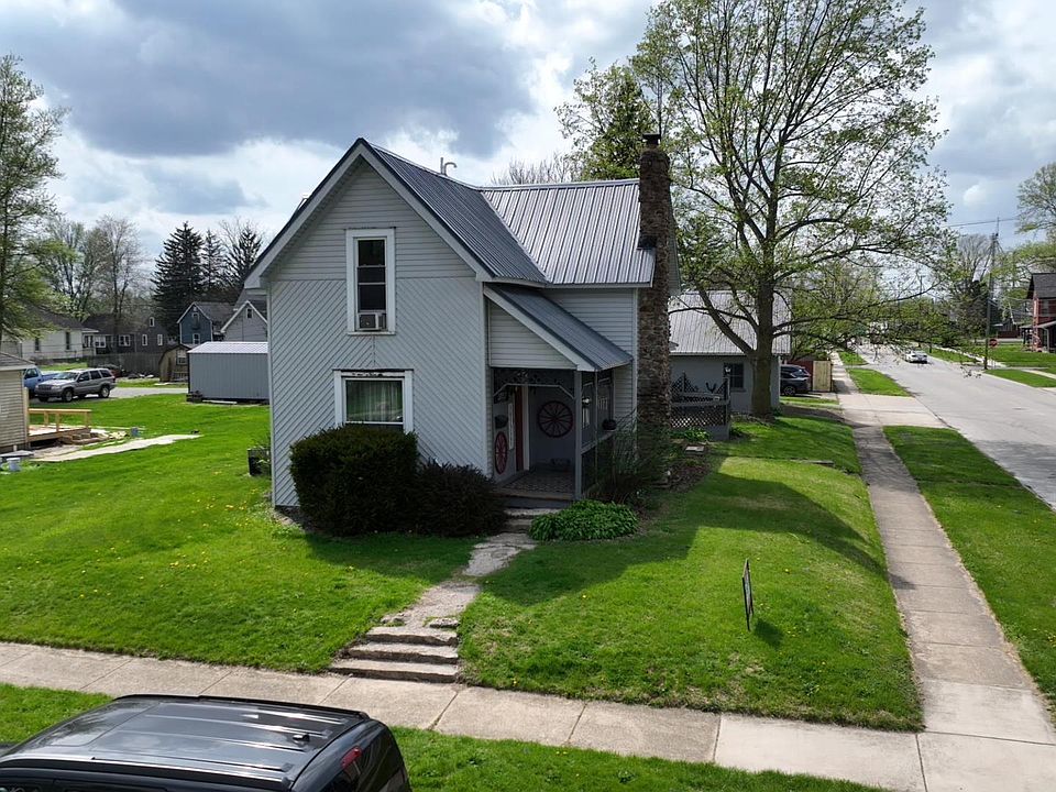 1st image of 602 Maple St