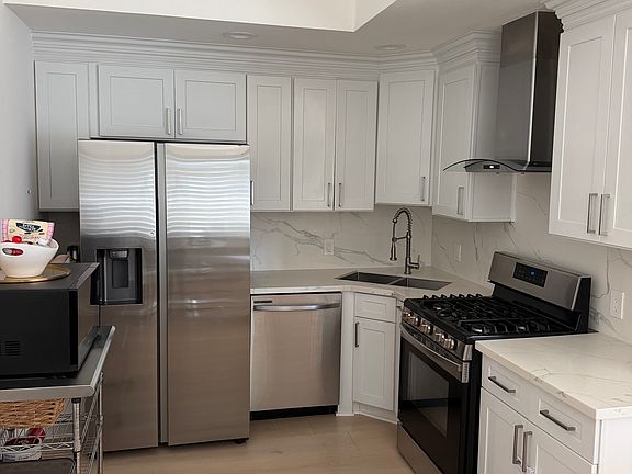 5th image of 164 W 220th St APT 9